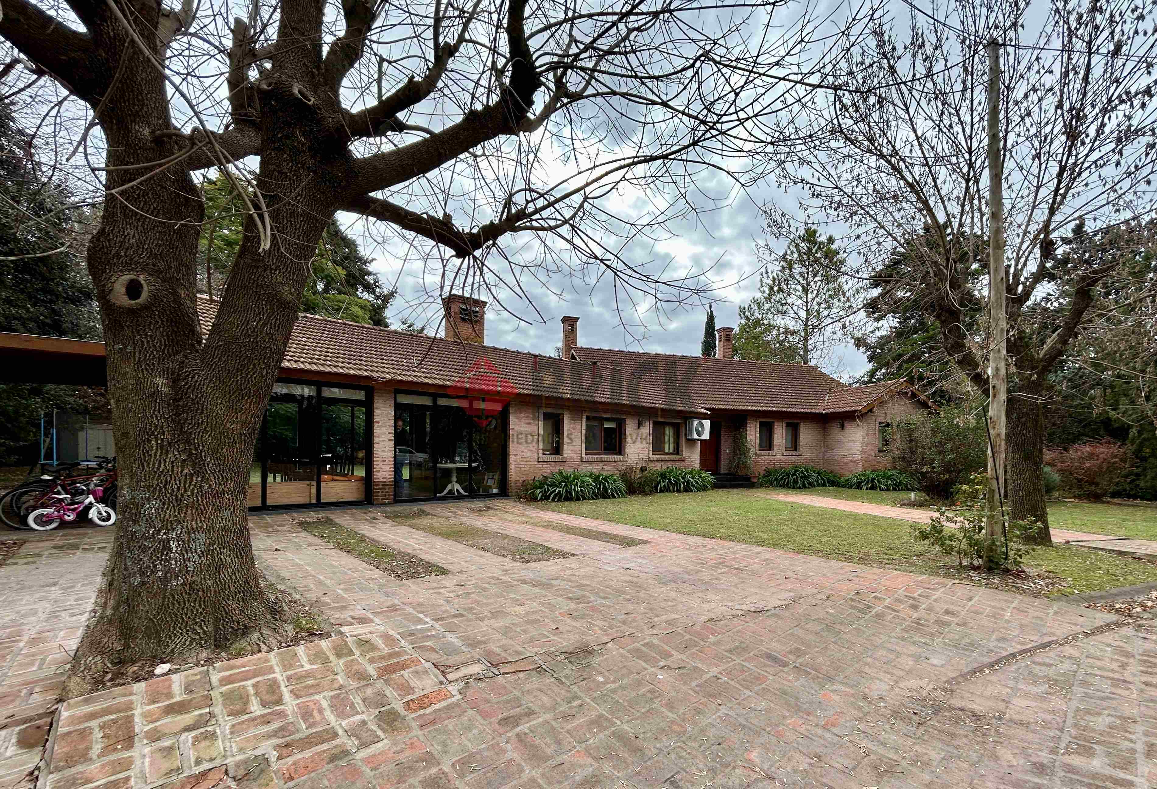 GOLFERS COUNTRY CLUB 2