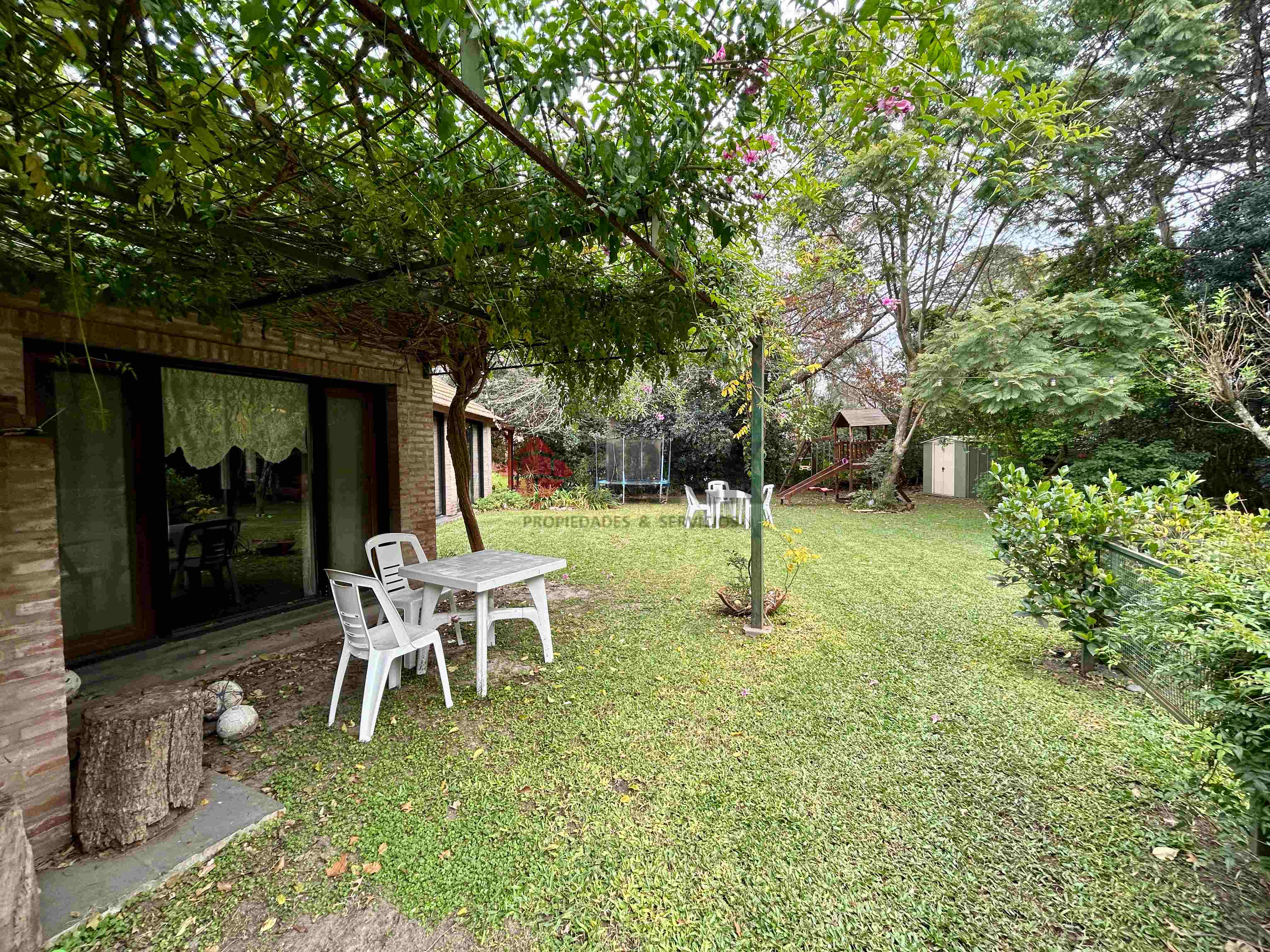 GOLFERS COUNTRY CLUB 30