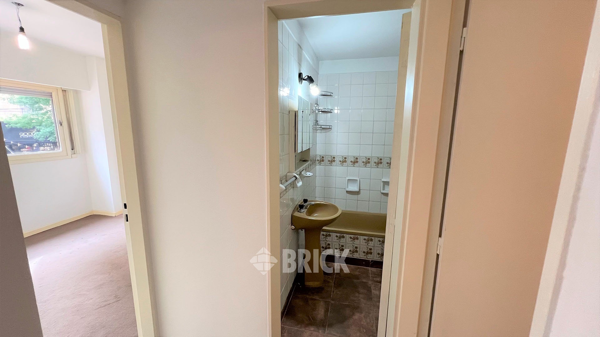 CRAMER, AV. al 2400 Piso 1 5