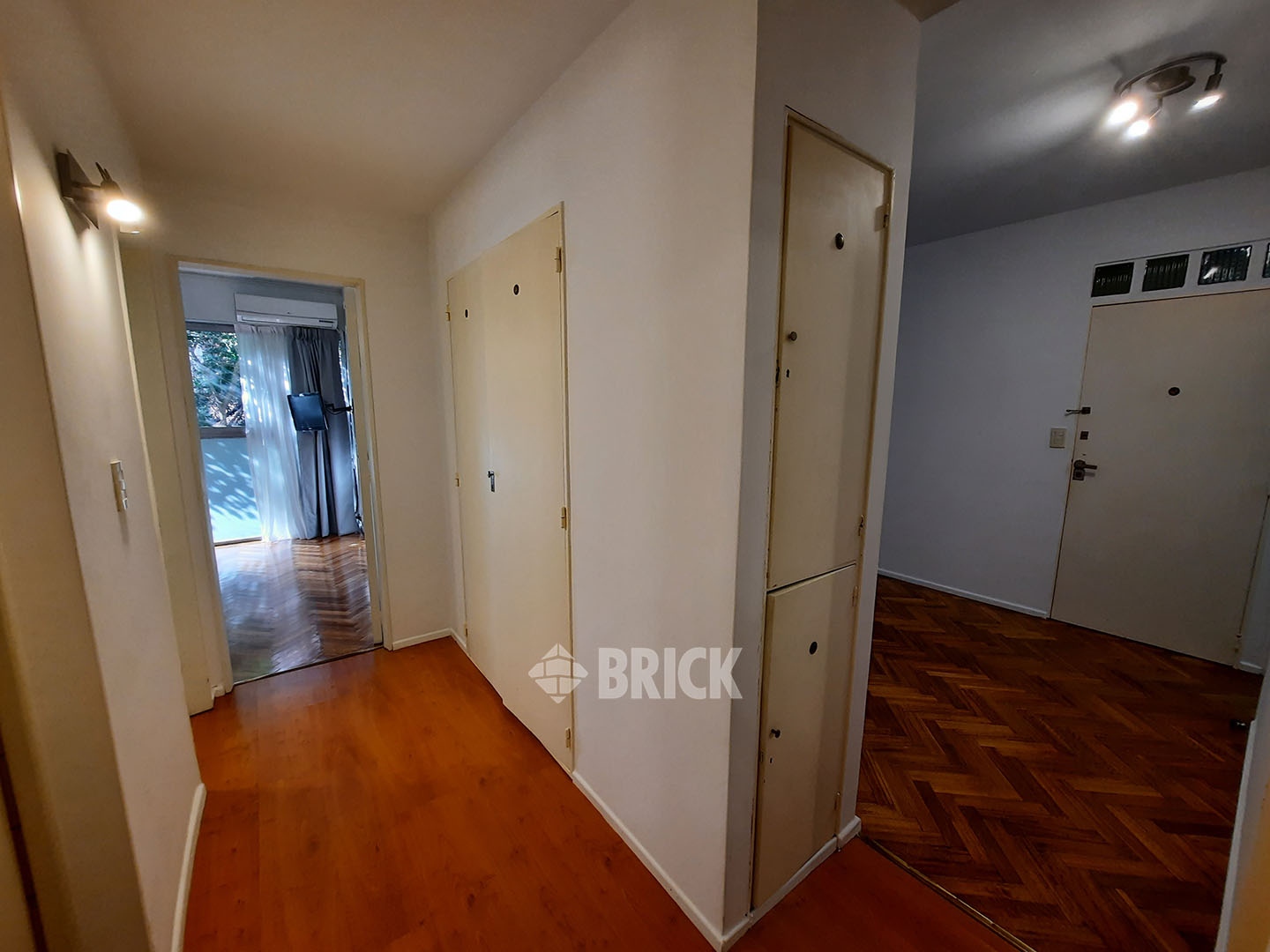 URIBURU, JOSE EVARISTO al 1000 Piso 2 6