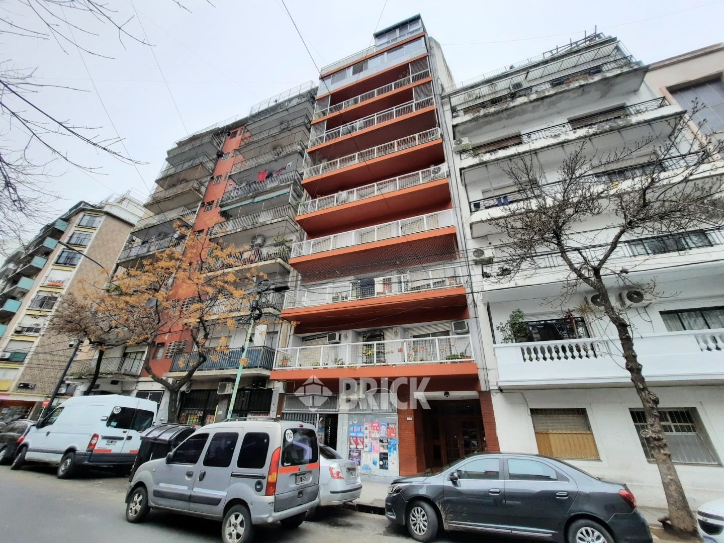 GOMEZ, VALENTIN al 2900 Piso 9 30