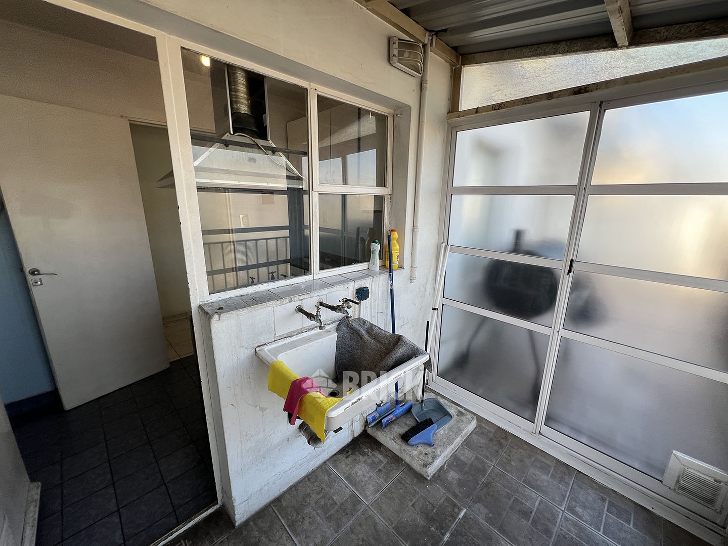 ACOYTE, AV. al 1500 Piso 7 16