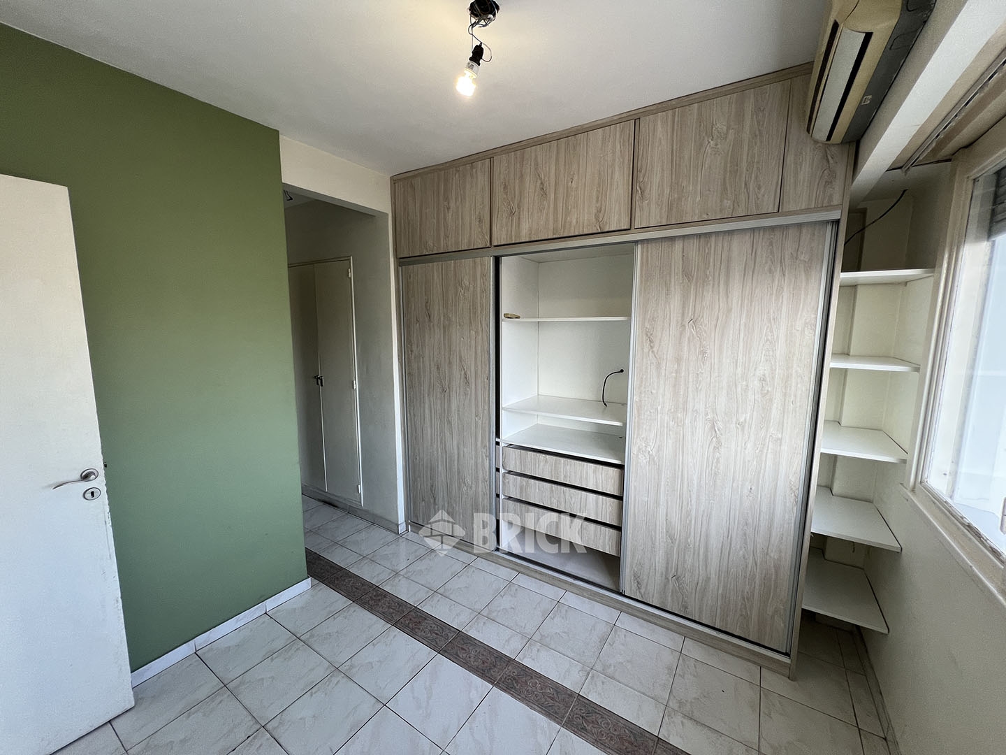 ACOYTE, AV. al 1500 Piso 7 8