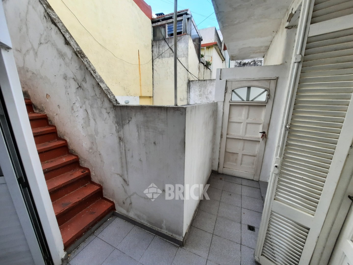 CASEROS, AV. al 2000 Piso 1 5