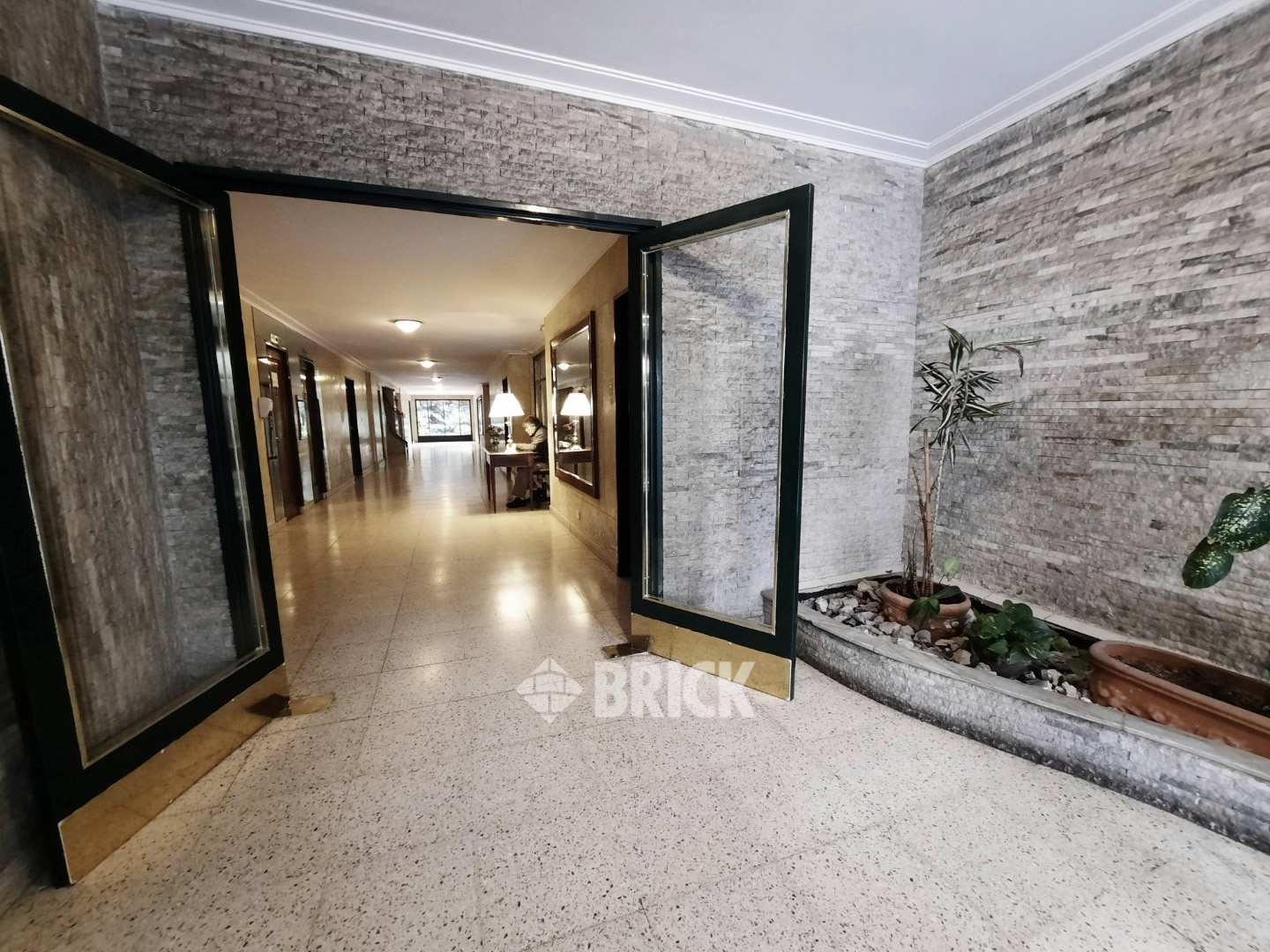 CORONEL DIAZ, AV. al 2100 Piso PB 24