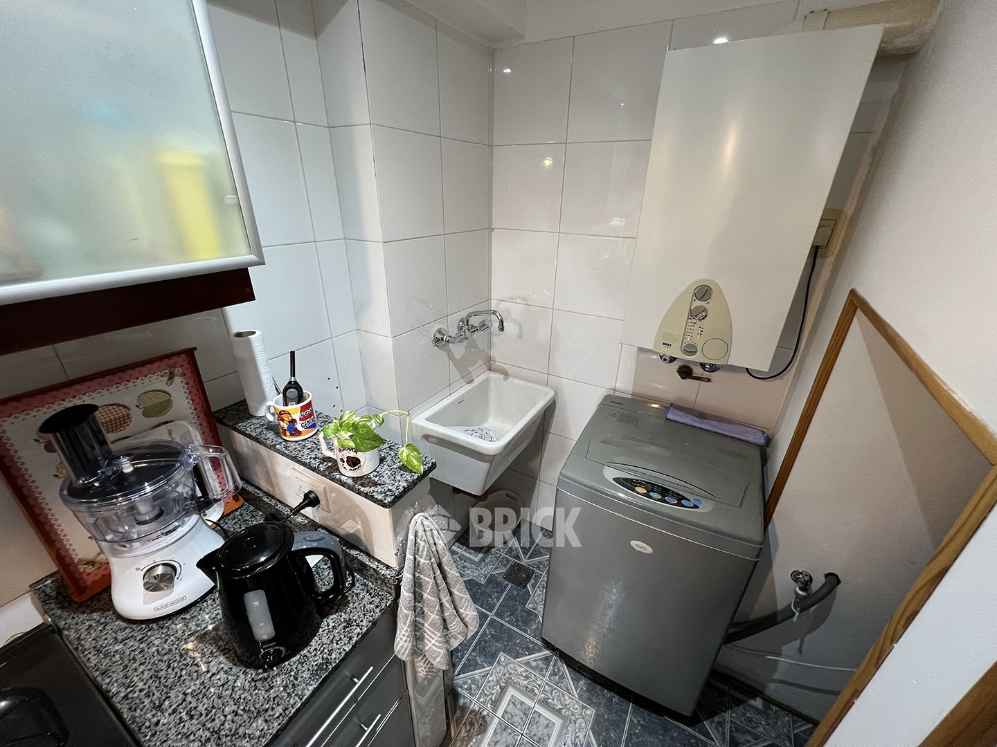 SEGUI, FCO. JOSE al 500 Piso PB 7